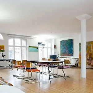 https://kunstlerloft-im-herzen-von-kreuzberg.find-berlin-hotels.com
